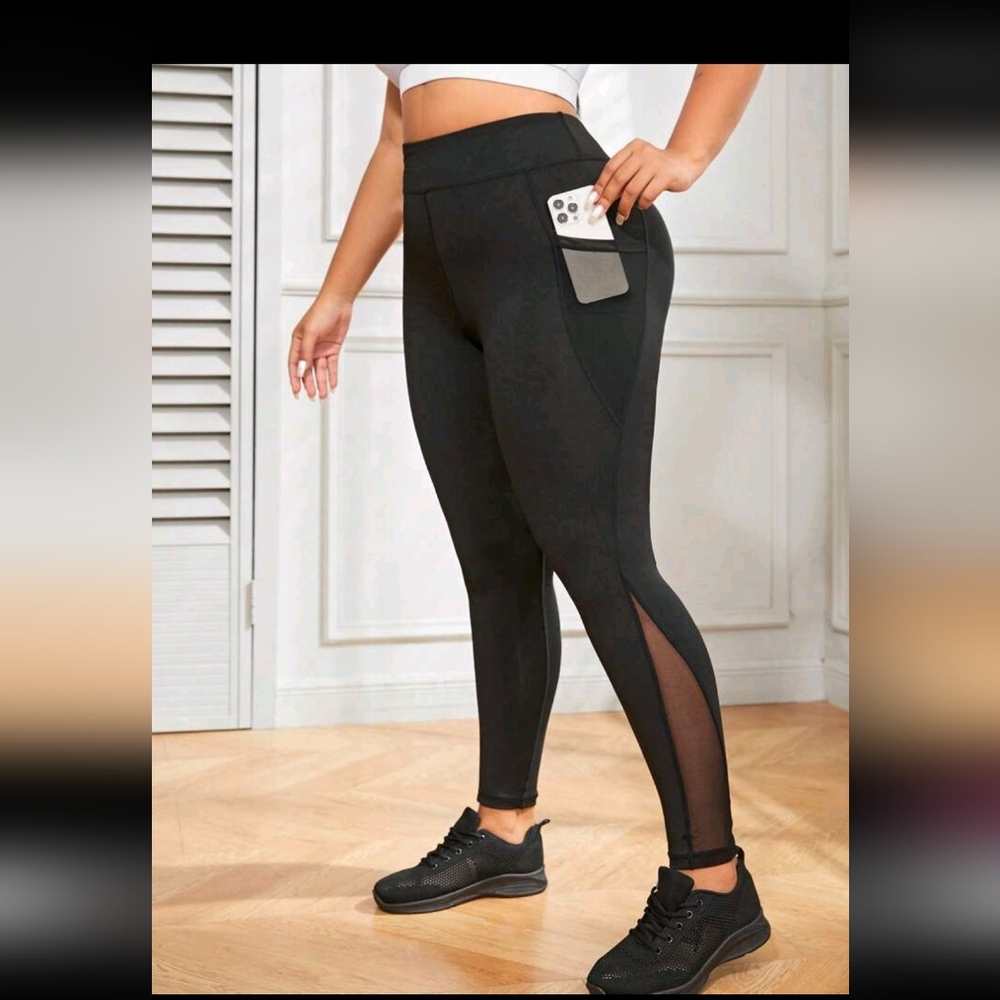 Plus Size Black Mesh Pocket Leggings